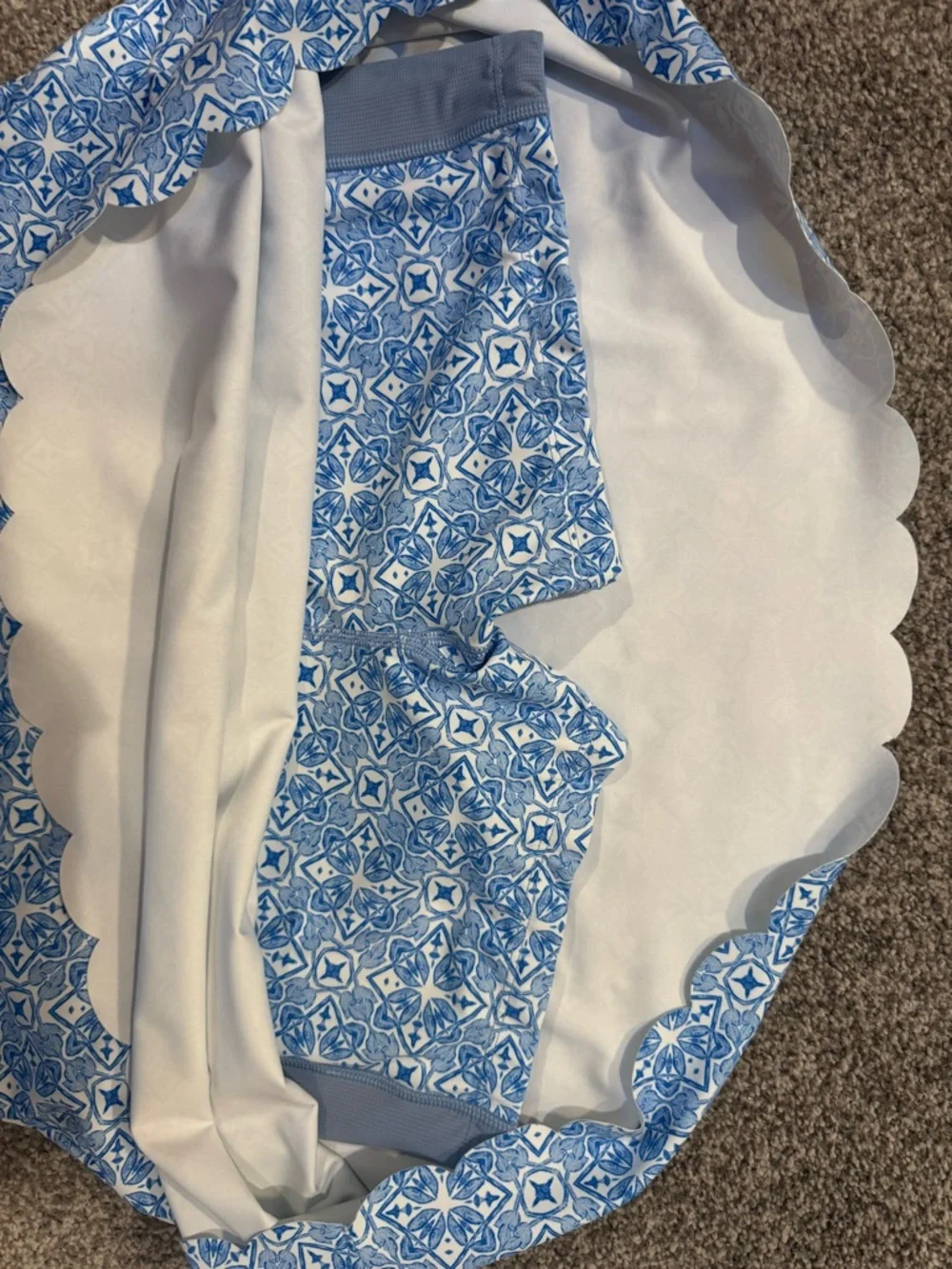 NWOT Vineyard Vines Women Performance Scallop Skort Cora Allover blue white tile - Picture 10 of 10